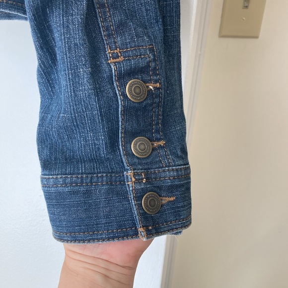 Cropped dark wash denim jacket - Picture 3 of 10